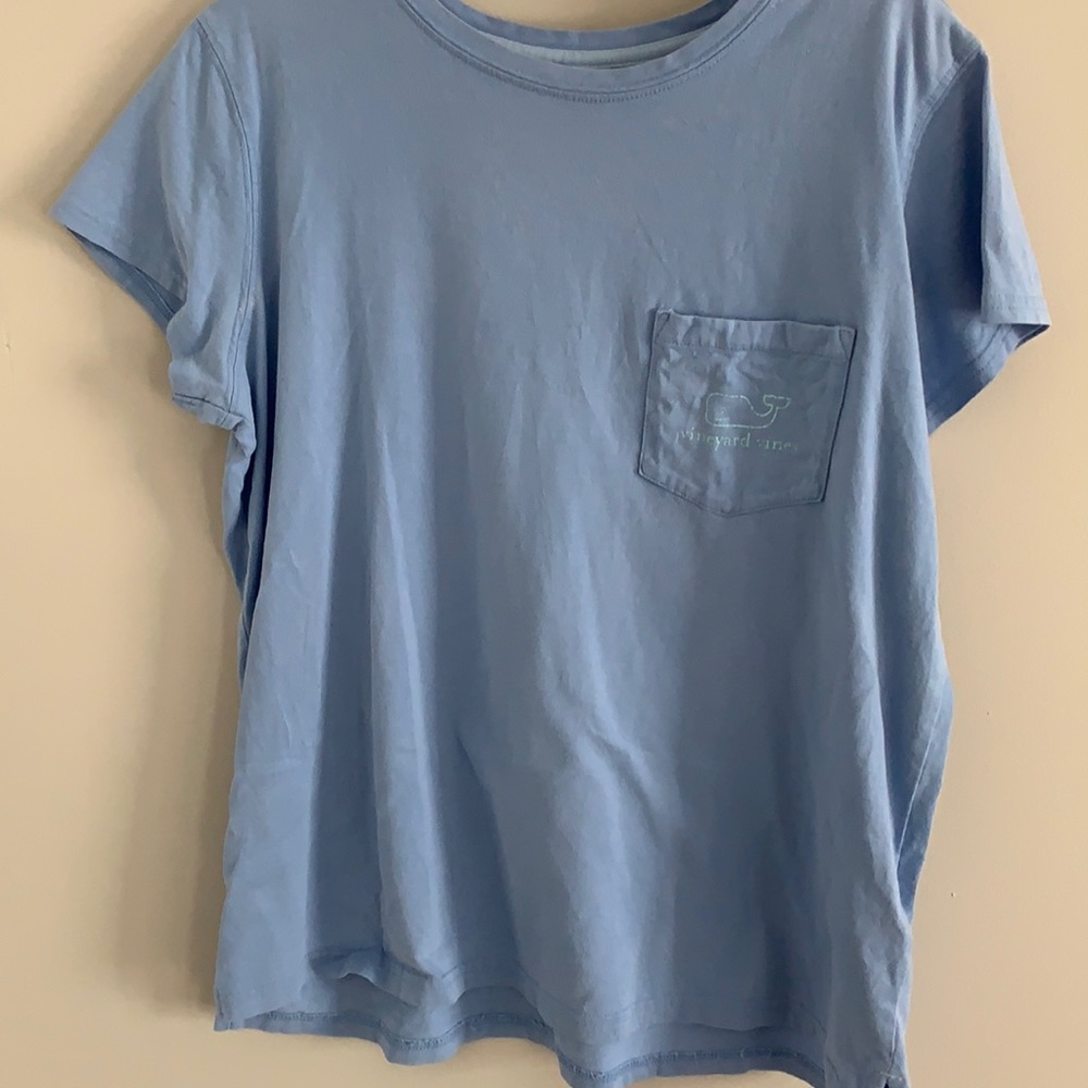 Vineyard vines tee